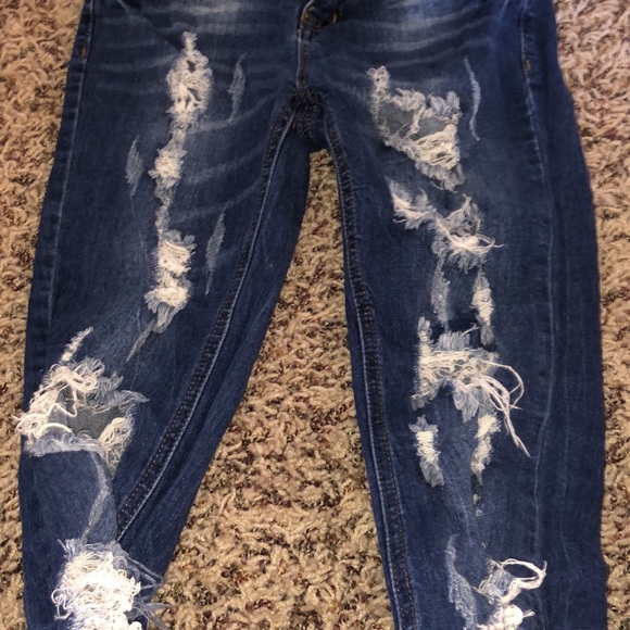 Twenty one black RUE 21 RIPPED JEANS - Picture 2 of 2